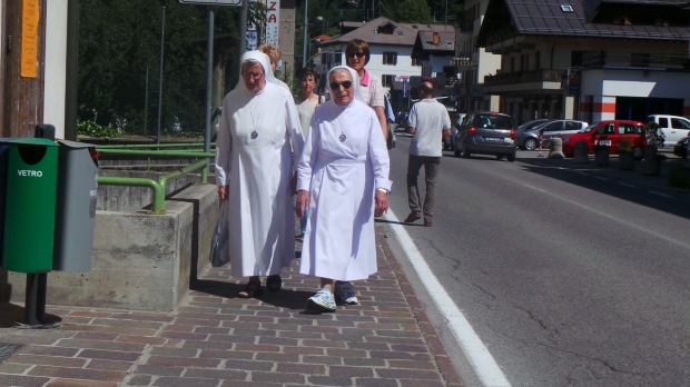 Italy - Saw my first nuns! :o